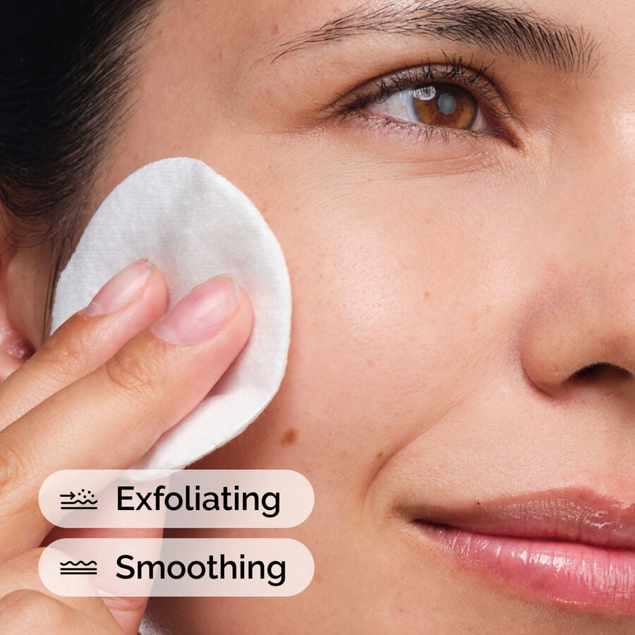 glycolic-acid-7-exfoliating-toner-u7 ord-glycolic-acid-exfoliating-toner-model-application-with-benefits.jpg